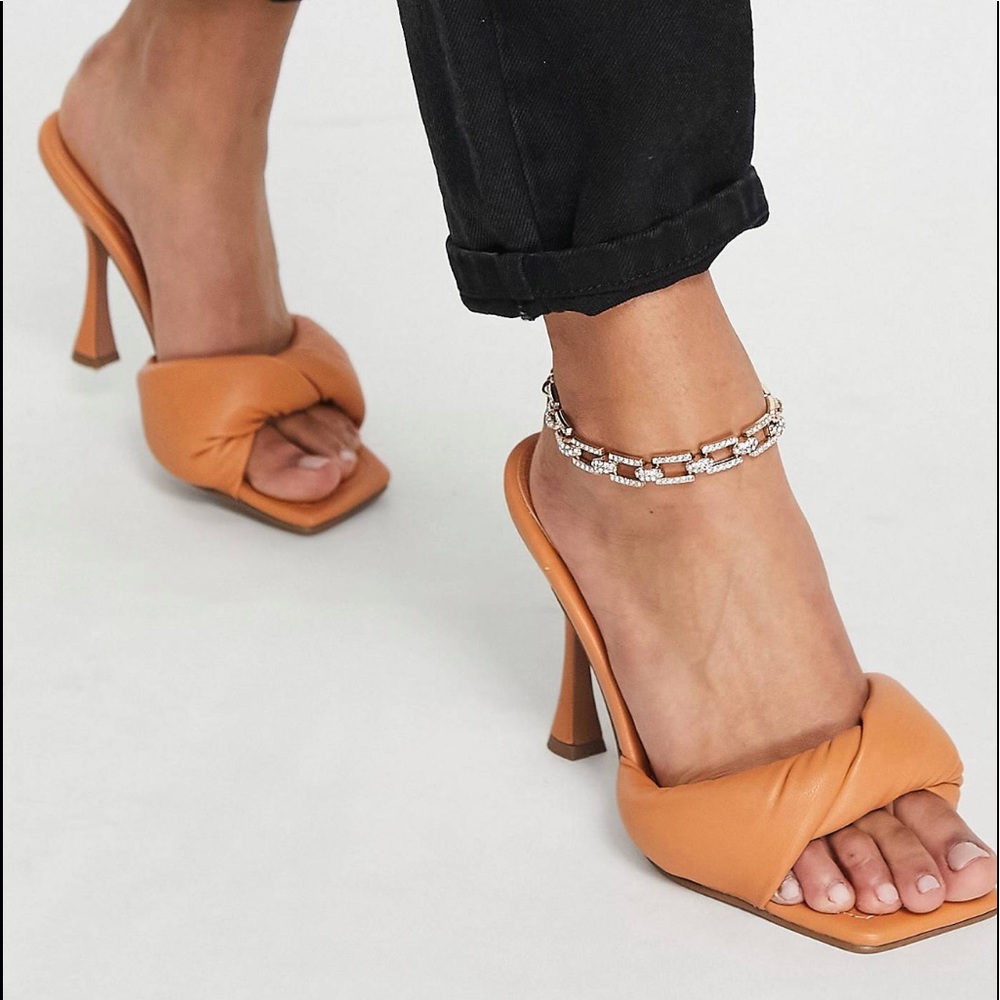Padded Twist Mule